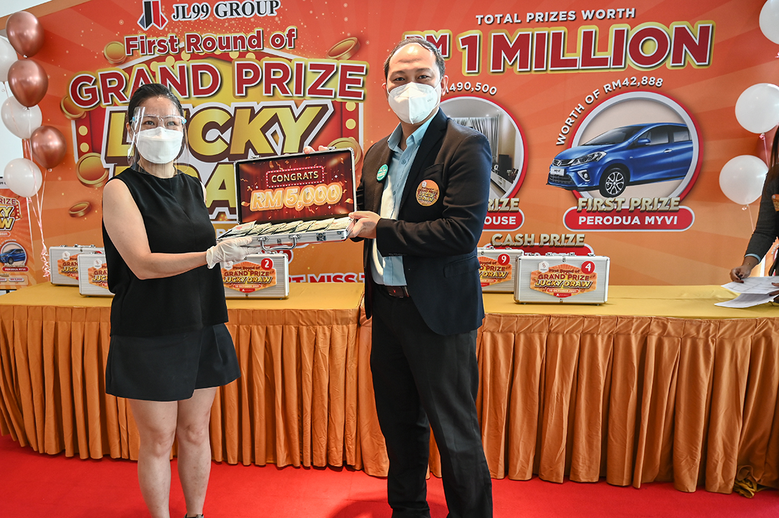 First Round of RM1Million Grand Lucky Draw